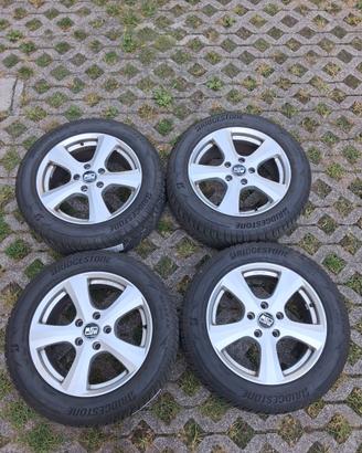 4 Gomme invernali Bridgestone Blizzac 225/55R17