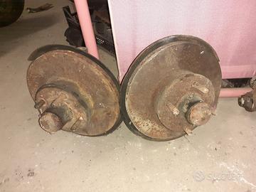 Alfa Montreal dischi freno con mozzi dx + sx.