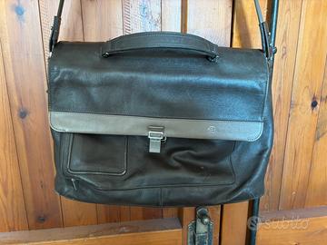 Borsa Piquadro in pelle. Usata