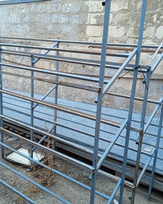 Scaffali in ferro