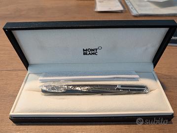 Montblanc M Ultra Black Rollerball (116563)