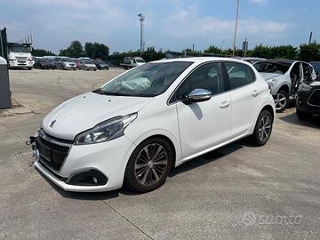 Ricambi usati per Peugeot 208 1.2 gpl