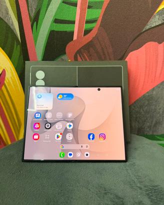 Pixel fold 8