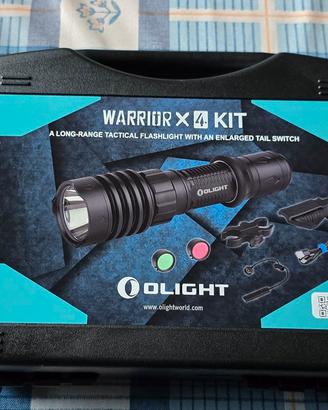 Olight Warrior X 4 Kit, lampada tattica 2600 lumen