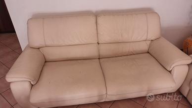 2 divani 1  e divano letto