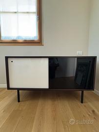 Madia in legno e plexiglass realizzata su misura