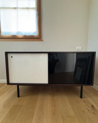Madia in legno e plexiglass realizzata su misura
