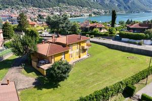 VILLA SINGOLA A PARATICO