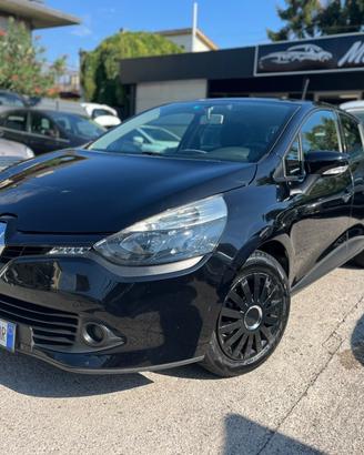 Renault Clio 1.2 75CV Neopatentati