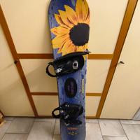 tavola da snowboard con attacchi
