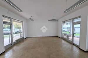 NEGOZIO A CONEGLIANO