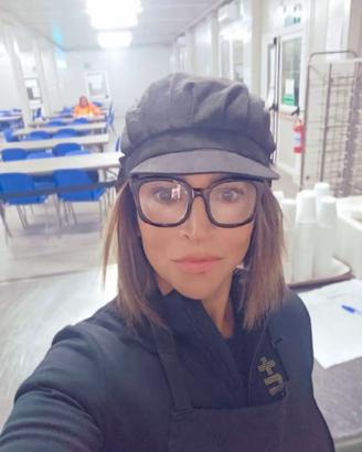 Cameriere ai tavoli e ai piani. Colf. Barista cafe