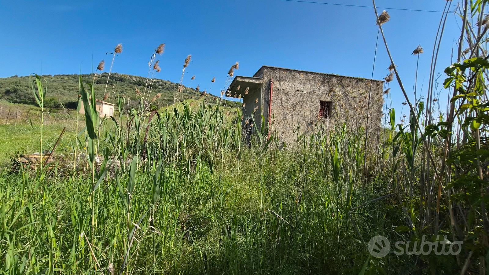 Ampio terreno edificabile con rudere Ter/72 - Altro