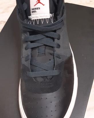 Scarpe jordan series mid