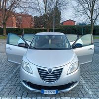 Lancia Ypsilon Gold 2015