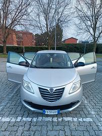 Lancia Ypsilon Gold 2015