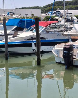 Sea Ray 215 con posto barca