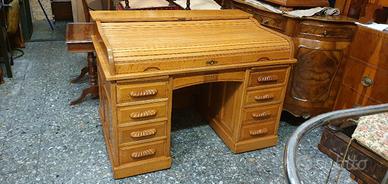 scrivania con saracinesca in rovere