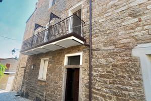 Casa nel centro storico di Gavoi con vista lago
