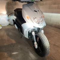 Scooter 50cc / Malaguti Phantom F12r / Aria