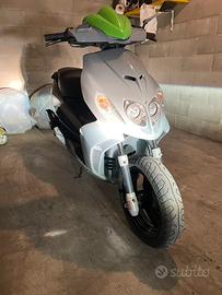 Scooter 50cc / Malaguti Phantom F12r / Aria