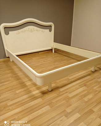 Letto matrimoniale contemporaneo