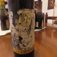 Lotto di 34 bottiglie di vini vecchi.