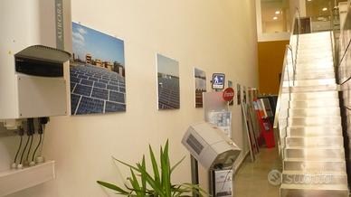 Ufficio nuovo, elegante pronto all'uso arredato