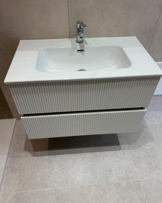 Mobile bagno bianco + specchio + rubinetteria