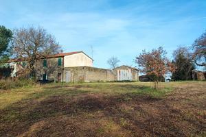 Terratetto con terreno e annessi a Pancole