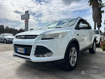 FORD Kuga 2.0 TDCI 140 CV 2WD Titanium
