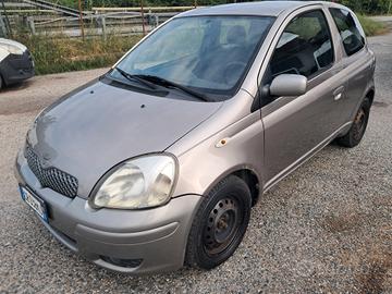 TOYOTA YARIS BENZINA