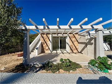 Porzione di Villa Bifamiliare - La Caletta