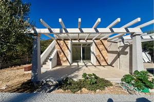 Porzione di Villa Bifamiliare - La Caletta