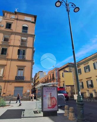 2 LOCALI A NAPOLI