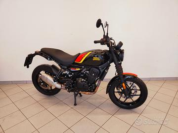 Royal Enfield Guerrilla 450 12/2024 solo 2322 km