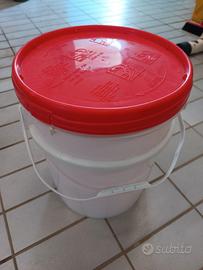 Bidoni da 25kg con tappo a vite