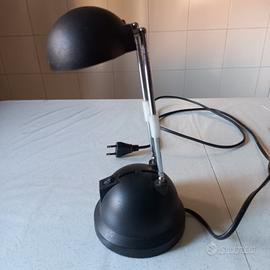 lampada da tavolo nera