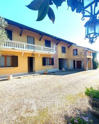 Villa di 270 m² con più di 5 locali a Noventa di P