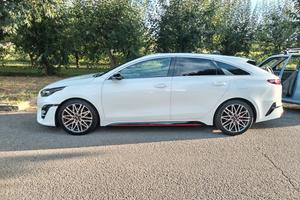 Kia proceed 1.6 204 cv del 2022