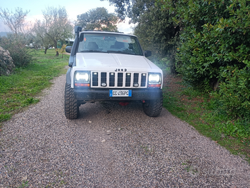 Jeep Cherokee xj 2.5 VM