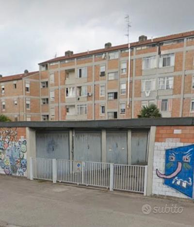 Zona darsena garage 17 mq