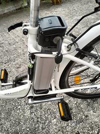 Bicicletta pedala assistita