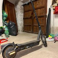 Ninebot Max G2E - Perfetto e Pronto all'Uso