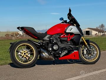 Ducati Diavel 1260 S "RED - GOLD WHEELS - KM 5200