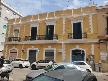 Locale commerciale /uso ufficio