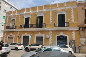 Locale commerciale /uso ufficio