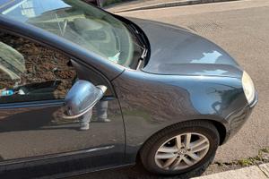 Auto vw golf serie V