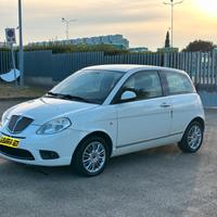 Lancia Ypsilon 1.3 MJT 75 CV Diva