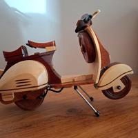 Vespa modellino legno